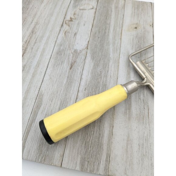 Progressus Miracle Tomato Slicer Kitchen Gadget Yellow Handle Italy - Picture 3 of 9